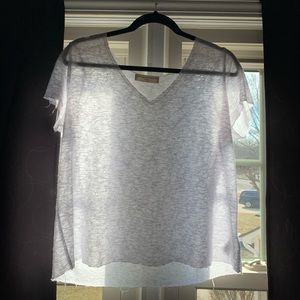 White crop tee